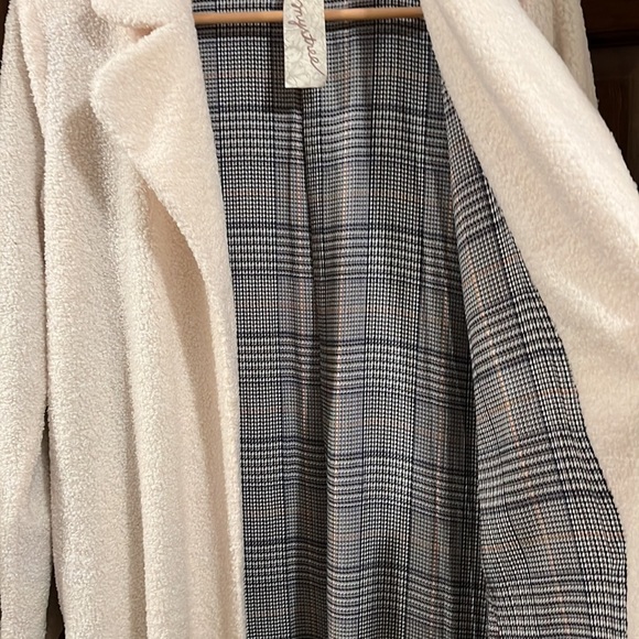 Mystery - Yummy Ivory Soft fluffy Terry long coat - lined in houndstooth satin - Picture 4 of 7